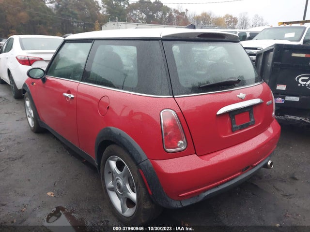 2006 MINI COOPER WMWRC33566TK67610 Photo 2