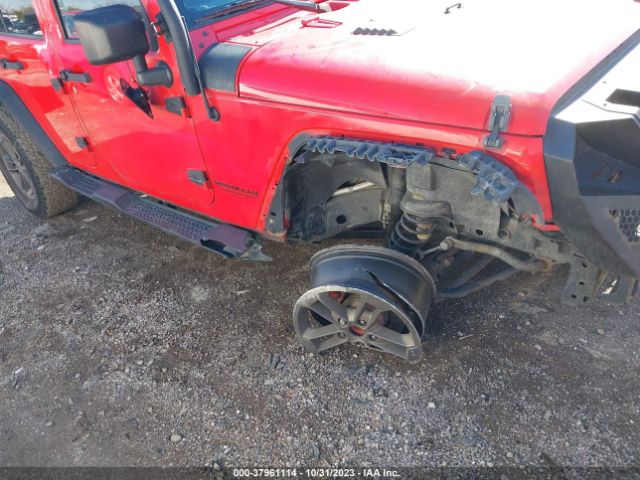 1C4BJWDG5GL270320 Jeep Wrangler Unlimited Sport