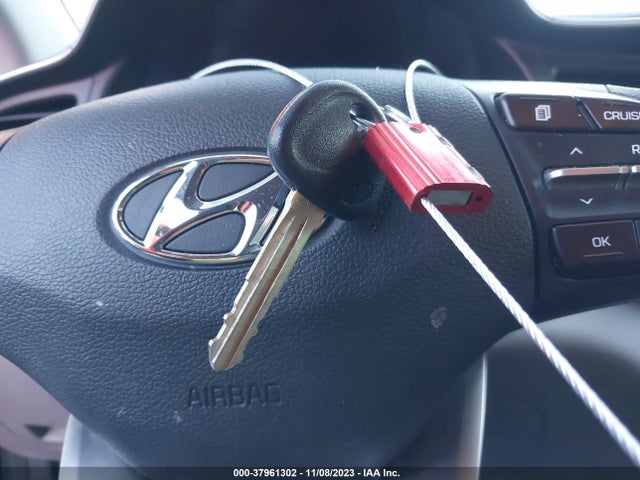 2020 HYUNDAI ELANTRA SEL VIN: 5NPD84LF7LH606193