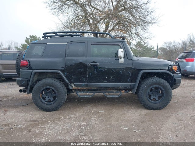 2014 TOYOTA FJ CRUISER VIN: JTEBU4BF2EK181003