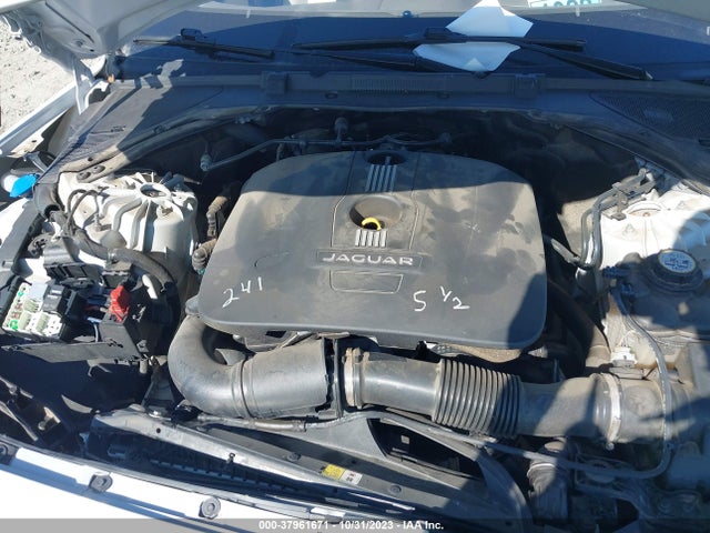 2017 JAGUAR XE SAJAD4BG0HA975146 Photo 9