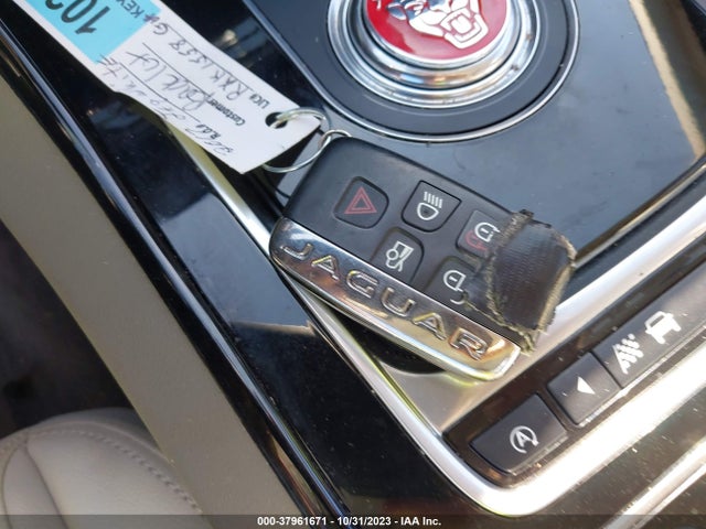 2017 JAGUAR XE SAJAD4BG0HA975146 Photo 10