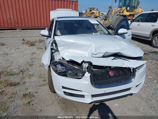 2017 JAGUAR XE SAJAD4BG0HA975146 Photo 5