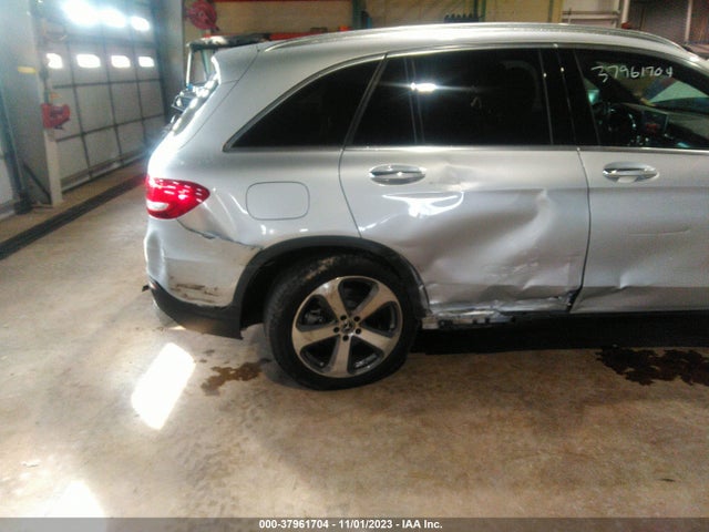2018 MERCEDES-BENZ GLC 300 VIN: WDC0G4KB8JV087324