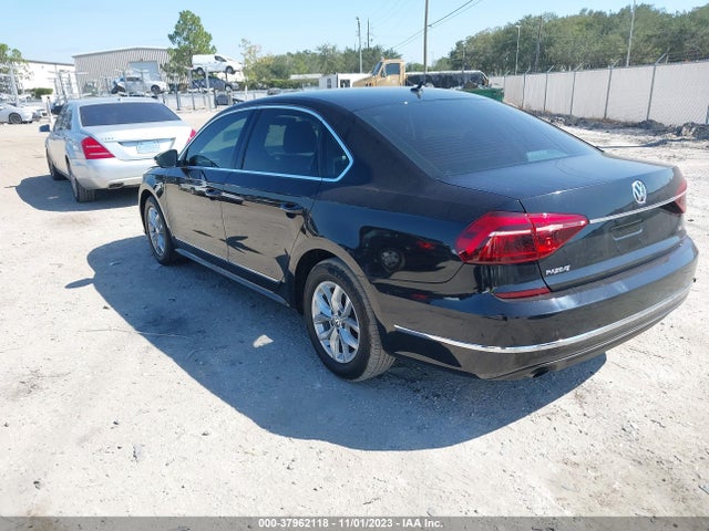 1VWAT7A35HC025268 Volkswagen Passat 1.8t S