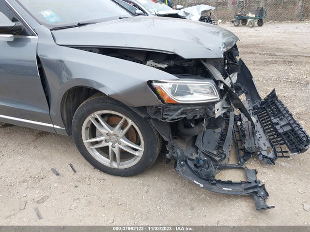 Audi Q5 2.0t Premium 2017 WA1C2AFPXHA095474 Image 11