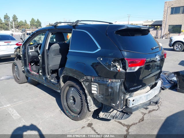 Toyota Highlander Le 2017 5TDBZRFH3HS393985 Image 3