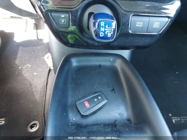 Toyota Prius Two 2016 JTDKBRFU4G3009617 Image 11