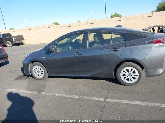 Toyota Prius Two 2016 JTDKBRFU4G3009617 Image 15