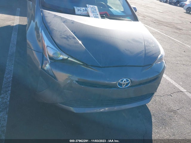 Toyota Prius Two 2016 JTDKBRFU4G3009617 Image 6