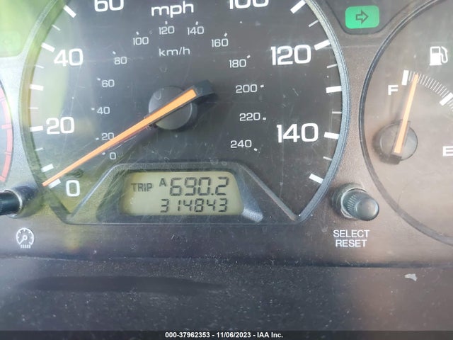 2001 HONDA ACCORD SDN LX VIN: 1HGCG564X1A075284