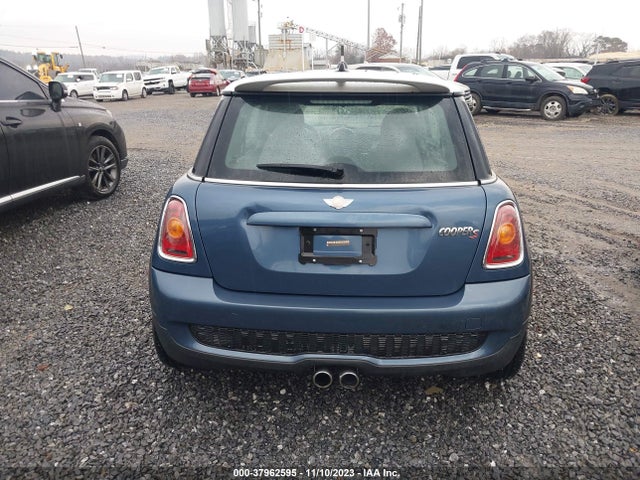 2010 MINI COOPER S VIN: WMWMF7C58ATX46032