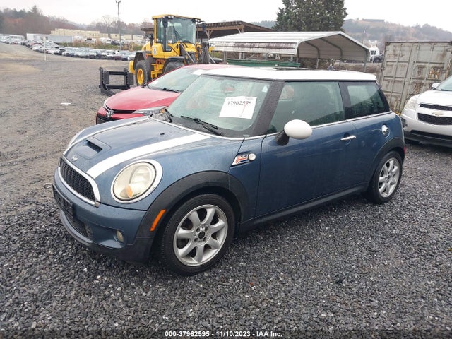 2010 MINI COOPER S WMWMF7C58ATX46032 Photo 1