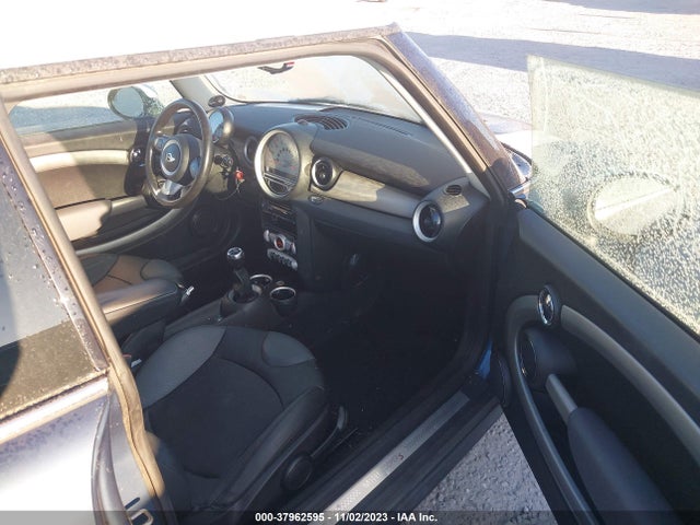 2010 MINI COOPER S WMWMF7C58ATX46032 Photo 4