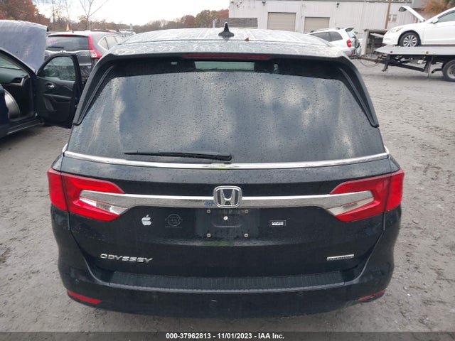 Honda Odyssey Touring 2018 5FNRL6H80JB050752 Image 15