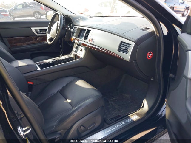 2015 JAGUAR XF SAJWA0FS4FPU78522 Photo 4