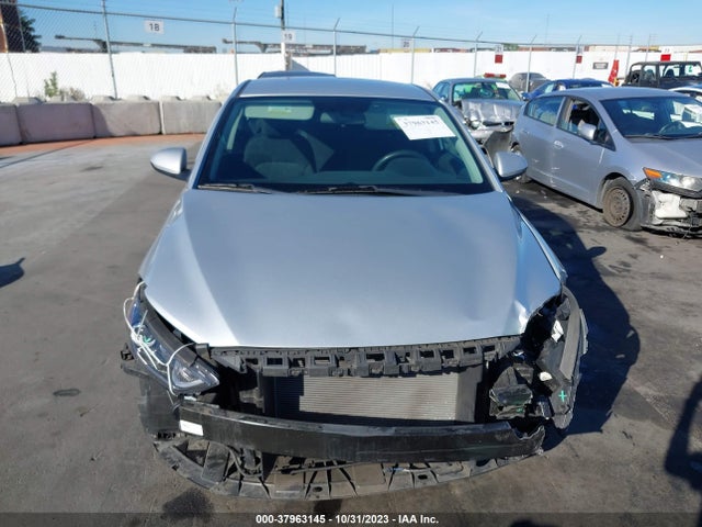 2018 HYUNDAI ELANTRA SE VIN: 5NPD74LF8JH388541