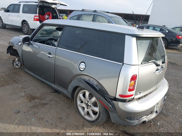 2010 MINI COOPER S CLUBMAN WMWMM3C5XATP94081 Photo 2