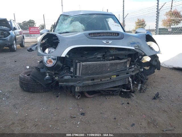 2010 MINI COOPER S CLUBMAN WMWMM3C5XATP94081 Photo 5