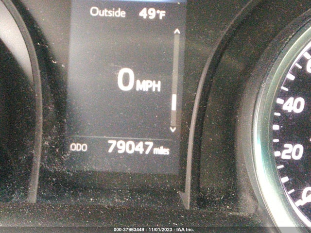 Toyota CAMRY LE 2018 4T1B11HK2JU510664 Image 16