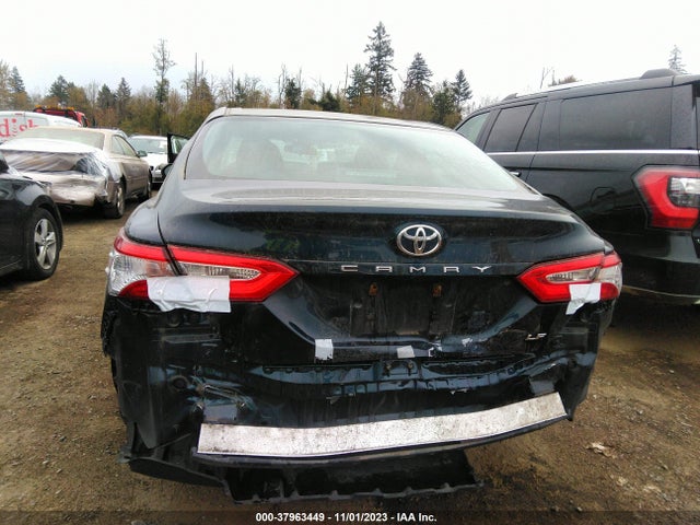Toyota CAMRY LE 2018 4T1B11HK2JU510664 Image 17