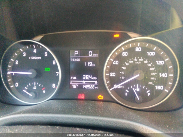 2017 HYUNDAI ELANTRA SE VIN: 5NPD84LF1HH069246