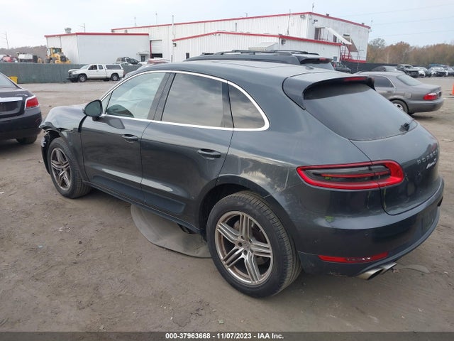 2017 PORSCHE MACAN WP1AB2A55HLB11754 Photo 2