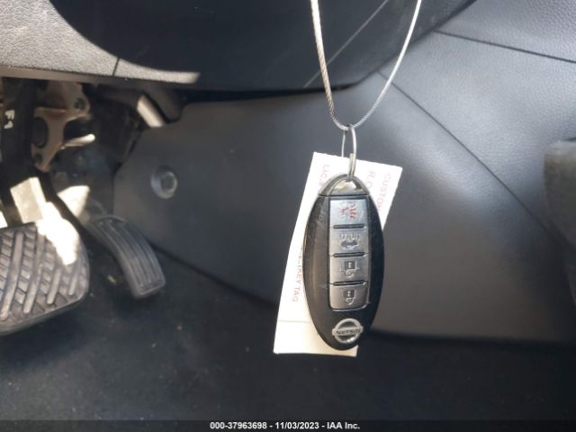 3N1AB7AP7HY312596 Nissan SENTRA SV