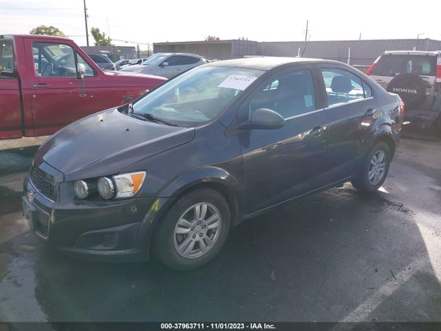 Chevrolet Sonic Lt Auto 2014 1G1JC5SH4E4188090 Image 2