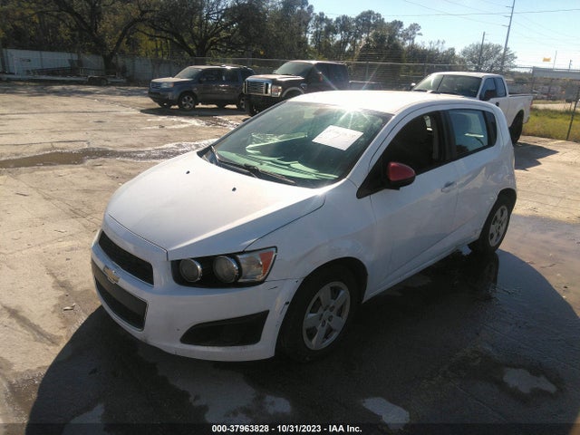 Chevrolet SONIC LS 2016 1G1JA6SH0G4168384 Image 2