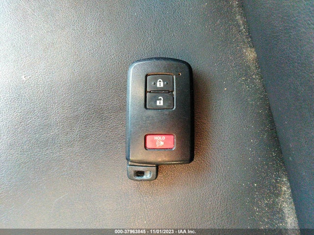 Toyota Prius V Four 2017 JTDZN3EUXHJ070357 Image 11