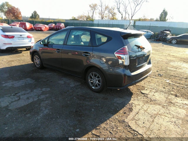 Toyota Prius V Four 2017 JTDZN3EUXHJ070357 Image 3