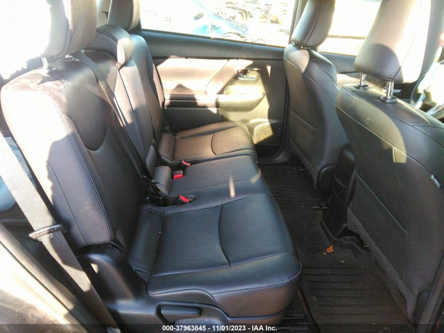 Toyota Prius V Four 2017 JTDZN3EUXHJ070357 Image 8