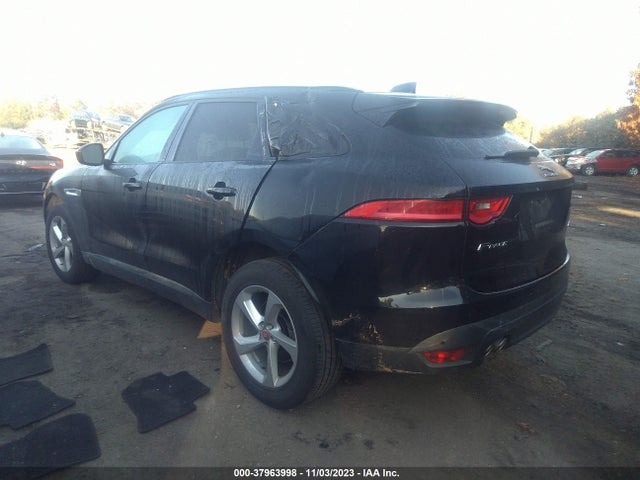 2018 JAGUAR F-PACE SADCJ2FN4JA278859 Photo 2
