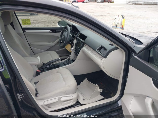Volkswagen Passat 1.8t S 2017 1VWAT7A37HC008679 Image 5