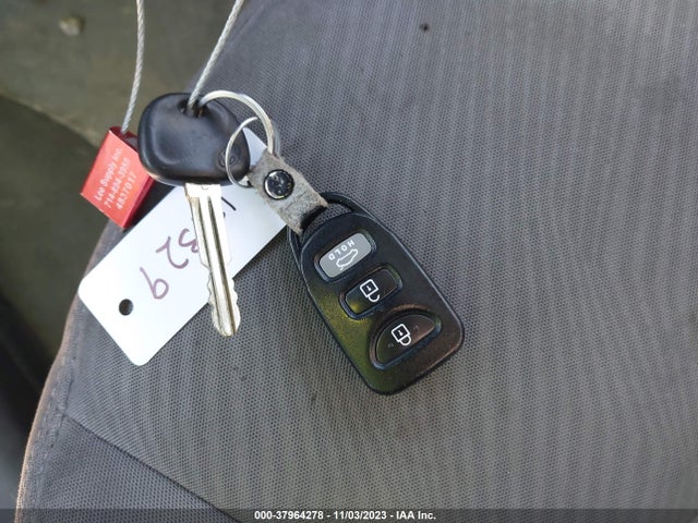 2013 HYUNDAI ELANTRA GLS VIN: 5NPDH4AE7DH301935