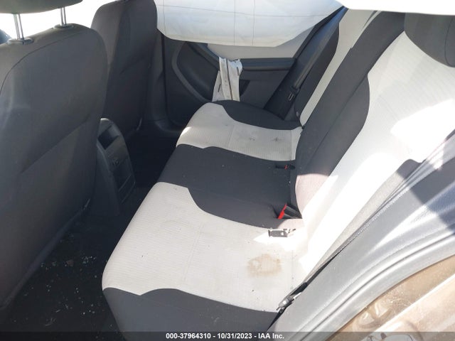 3VW2K7AJXFM254840 Volkswagen Jetta Sedan 2.0l S