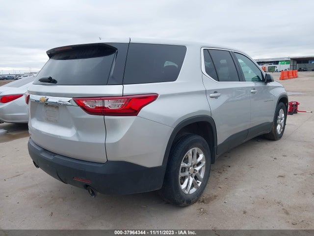 Chevrolet Traverse Ls 2018 1GNERFKW5JJ142198 Image 4
