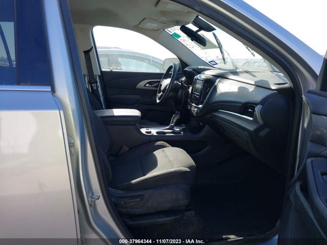 Chevrolet Traverse Ls 2018 1GNERFKW5JJ142198 Image 5