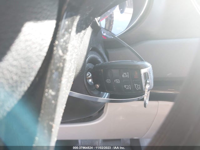 2017 KIA SEDONA LX VIN: KNDMB5C12H6224425