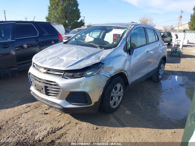 Chevrolet TRAX LS 2017 KL7CJKSB8HB169944 Image 2