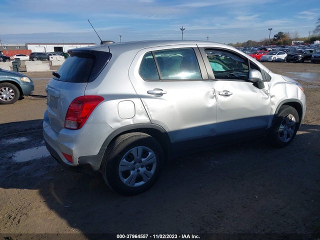 Chevrolet TRAX LS 2017 KL7CJKSB8HB169944 Image 4