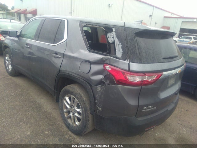 Chevrolet Traverse Ls 2019 1GNERFKW0KJ268390 Image 3