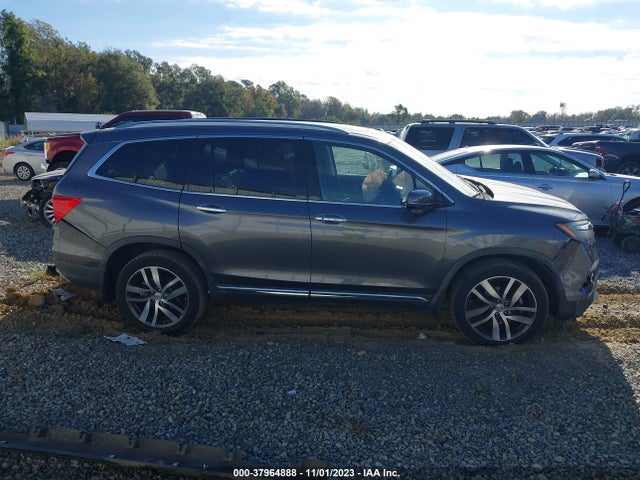 2017 HONDA PILOT TOURING VIN: 5FNYF6H91HB009990