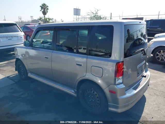 2005 SCION XB VIN: JTLKT324650200135