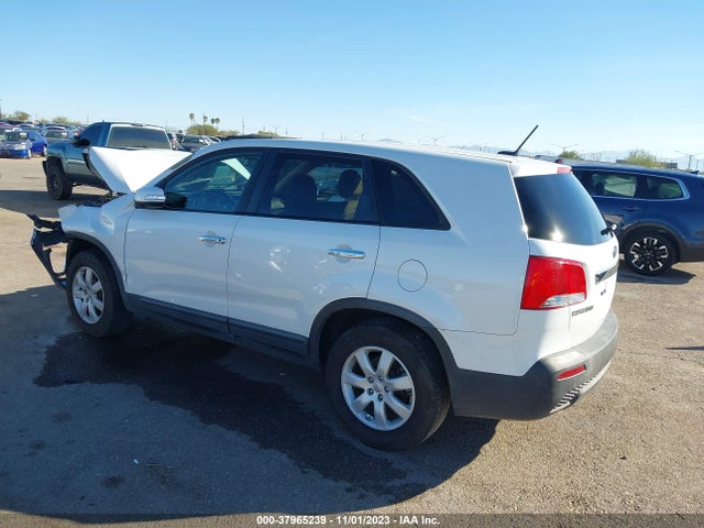 2013 KIA SORENTO LX VIN: 5XYKT3A17DG344644