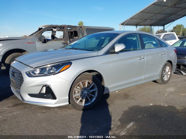 Hyundai SONATA SE 2018 5NPE24AF0JH693943 Image 2