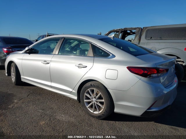 Hyundai SONATA SE 2018 5NPE24AF0JH693943 Image 3
