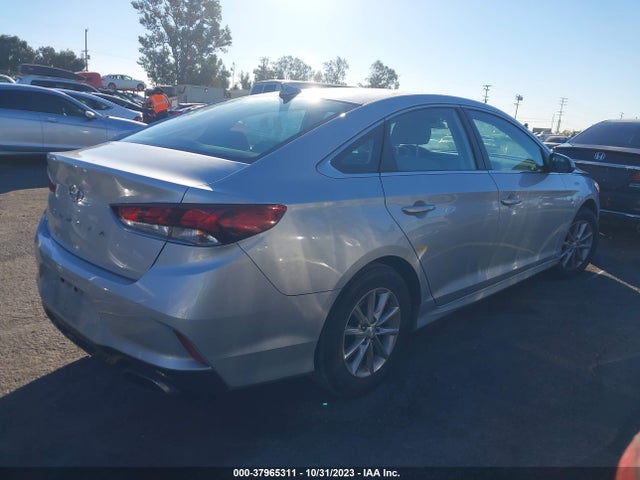 Hyundai SONATA SE 2018 5NPE24AF0JH693943 Image 4