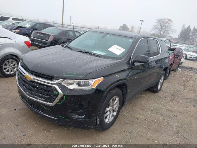 Chevrolet Traverse Ls 2018 1GNERFKW4JJ112979 Image 2